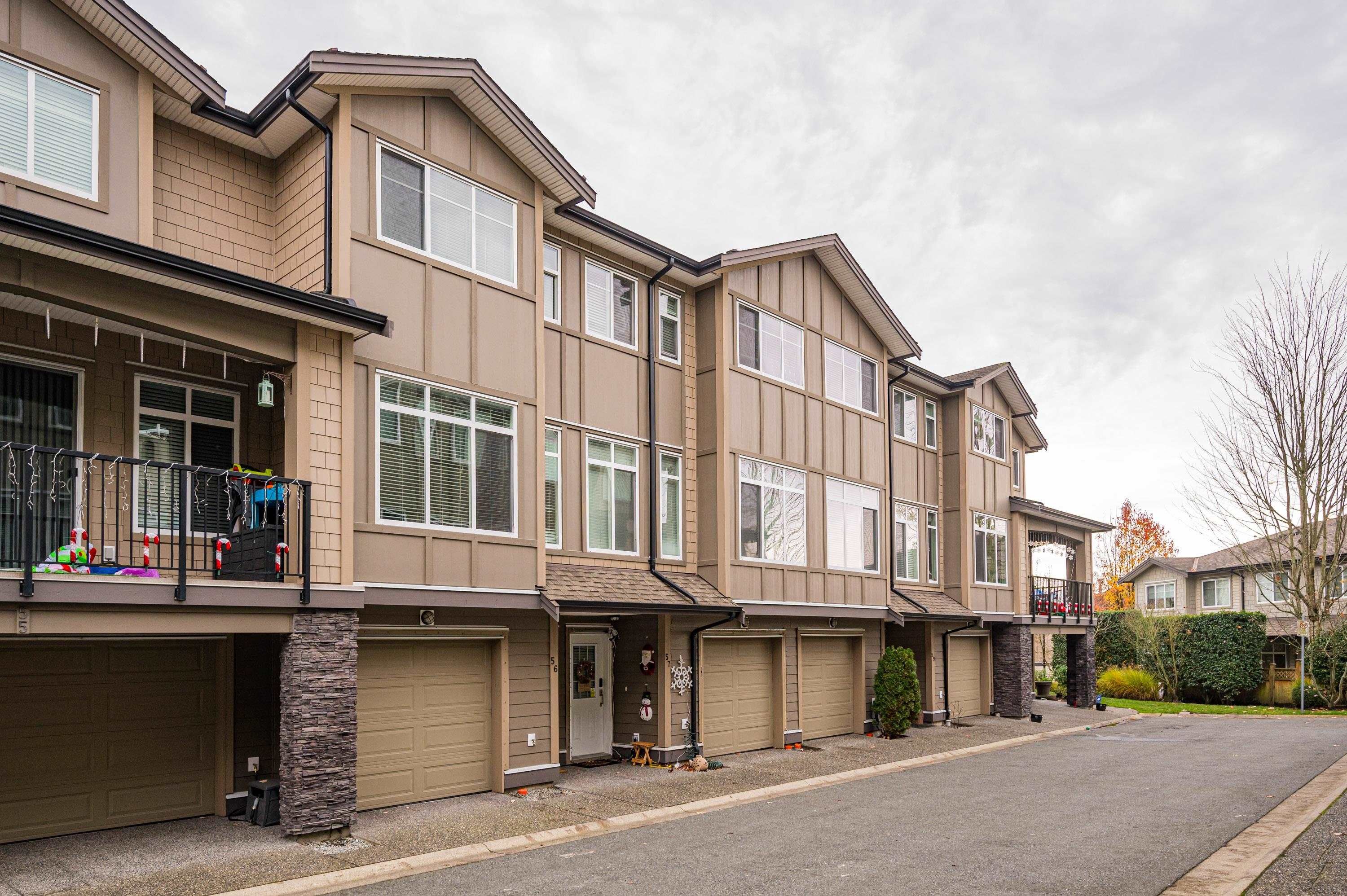 Main Photo: 56 22865 TELOSKY Avenue in Maple Ridge: East Central Townhouse for sale in "Windsong" : MLS®# R2833629