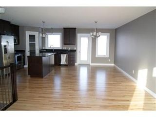 Photo 3: 324 Player Crescent: Warman Single Family Dwelling for sale (Saskatoon NW)  : MLS®# 388449