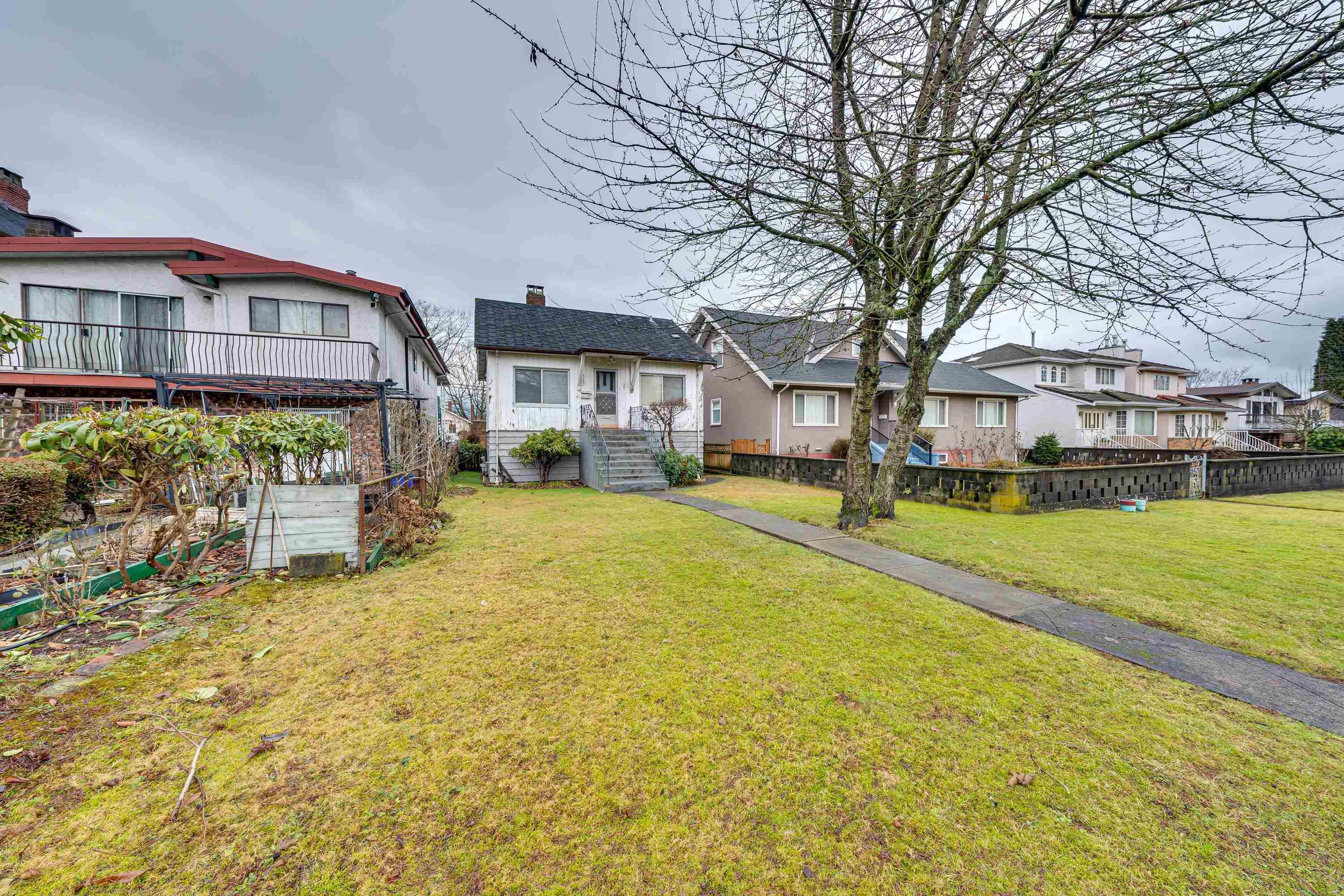 Main Photo: 2767 CAMBRIDGE Street in Vancouver: Hastings Sunrise House for sale (Vancouver East)  : MLS®# R2747999