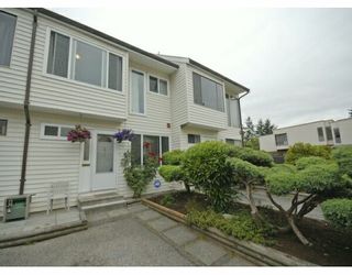 Photo 1: 61 9386 128TH Street in Surrey: Queen Mary Park Surrey Townhouse for sale in "Surrey Meadows" : MLS®# F2819462