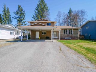 Photo 2: 872 FUNN Street in Quesnel: Quesnel - Town House for sale : MLS®# R2873911
