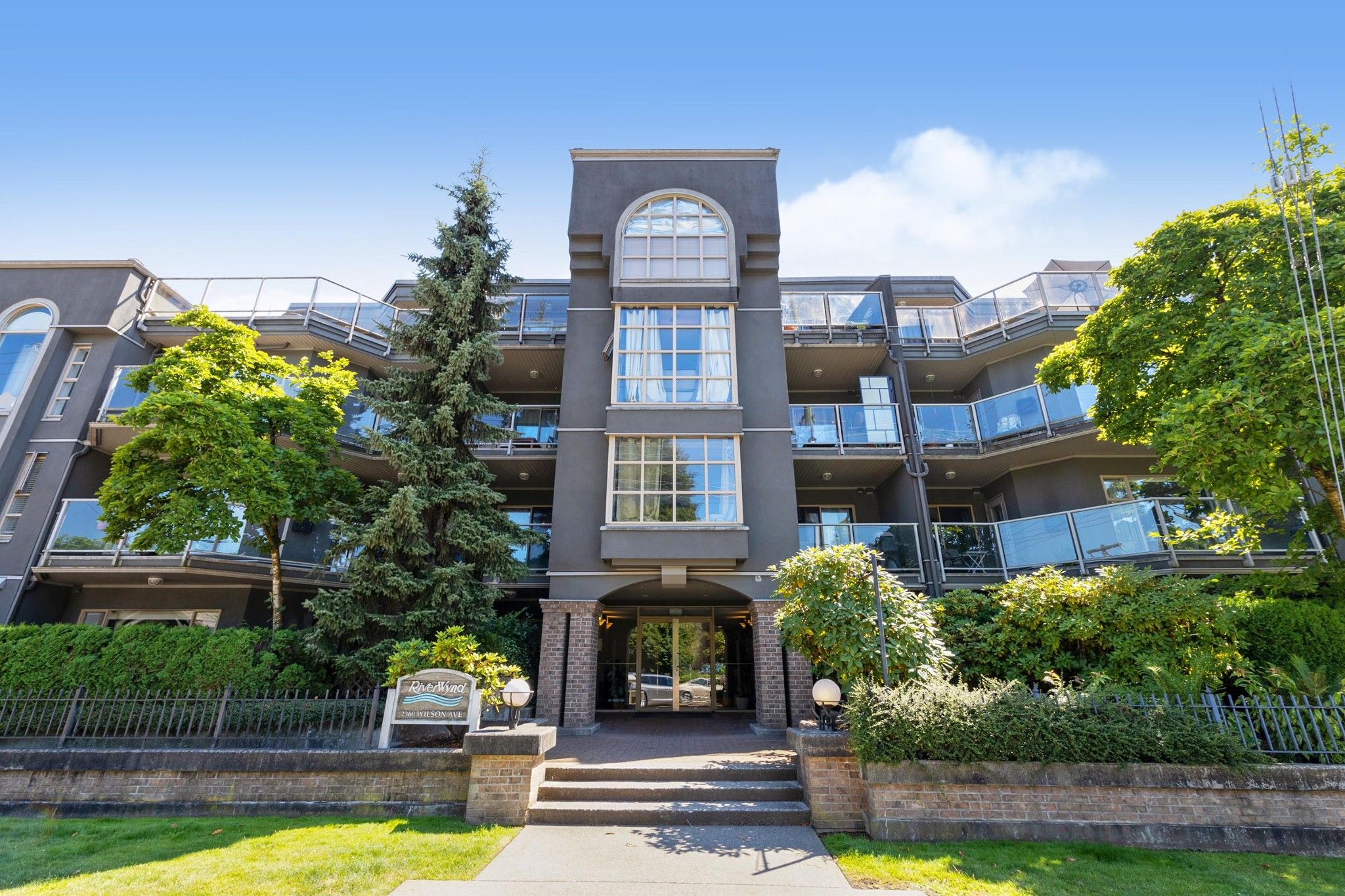 Main Photo: 404 2360 WILSON Avenue in Port Coquitlam: Central Pt Coquitlam Condo for sale in "RIVERWYND" : MLS®# R2602179