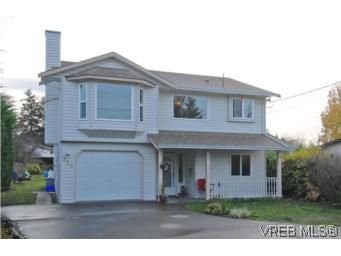 Main Photo: 735 Kelly Rd in VICTORIA: Co Hatley Park House for sale (Colwood)  : MLS®# 487988