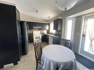 Photo 4: 847 Brabant Crescent in Saskatoon: Lakeridge SA Residential for sale : MLS®# SK913918
