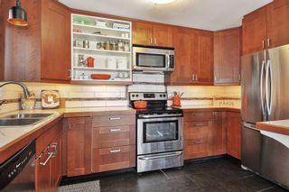 Photo 8: 302 391 E 7TH Avenue in Vancouver: Mount Pleasant VE Condo for sale in "OAKWOOD PARK" (Vancouver East)  : MLS®# R2352076