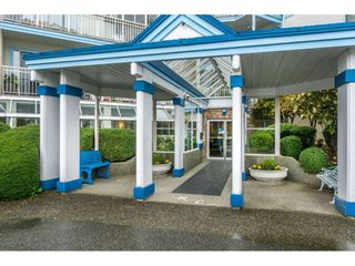 Photo 2: 215 31930 OLD YALE Road in Abbotsford: Abbotsford West Condo for sale in "ROYAL COURT" : MLS®# R2421302