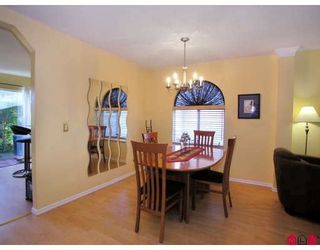 Photo 4: 62 9045 WALNUT GROVE Drive in Langley: Walnut Grove Townhouse for sale in "BRIDLEWOODS" : MLS®# F2830088