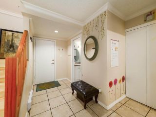 Photo 2: 4 9151 FOREST GROVE Drive in Burnaby: Forest Hills BN Townhouse for sale in "ROSSMOOR" (Burnaby North)  : MLS®# R2499392