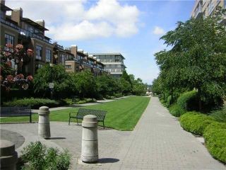 Photo 2: 812 2799 YEW Street in Vancouver: Kitsilano Condo for sale in "TAPESTRY" (Vancouver West)  : MLS®# V996457