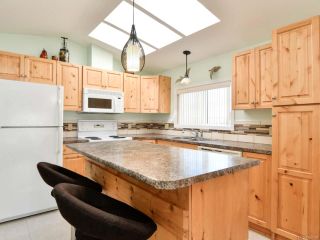 Photo 2: 38 951 Homewood Rd in CAMPBELL RIVER: CR Campbell River Central Manufactured Home for sale (Campbell River)  : MLS®# 824198