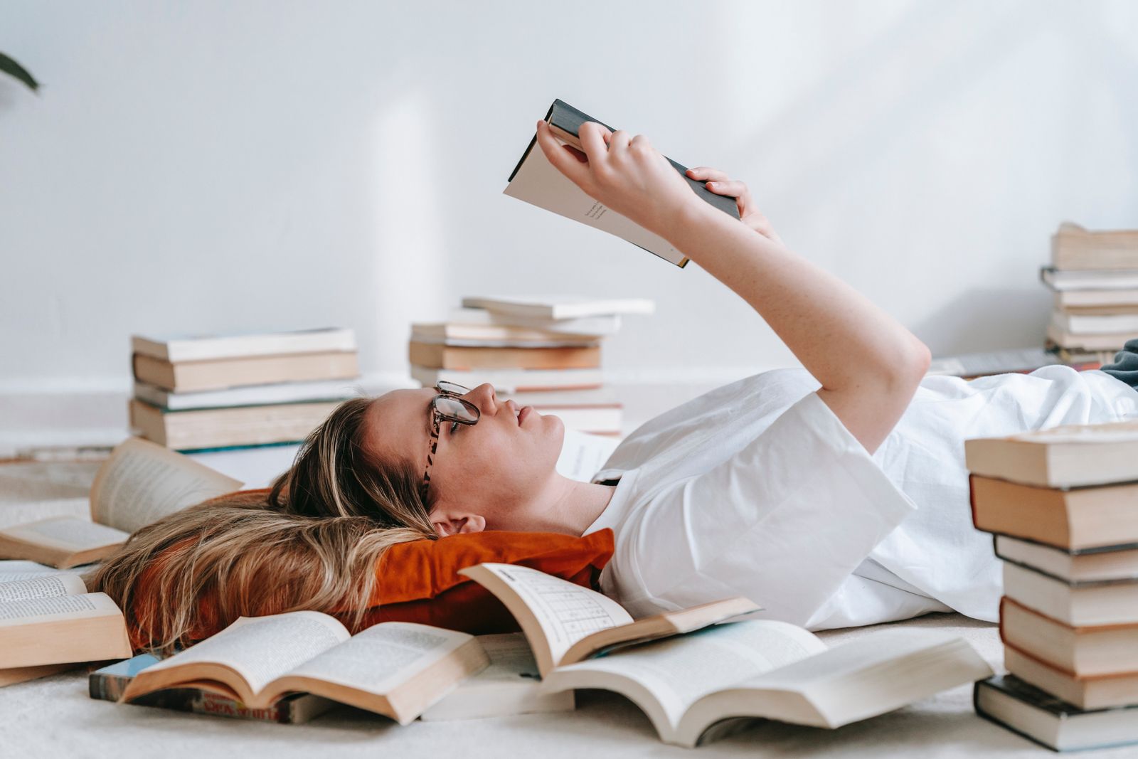 10 Cozy Reading Nook Ideas Every Bookworm Will Love