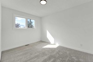 Photo 5: 140 Rundlefield Crescent NE in Calgary: Rundle Detached for sale : MLS®# A2122700