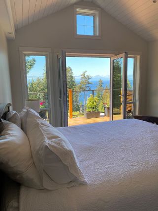 Photo 15: 153 SWALLOW Road in Gibsons: Gibsons & Area House for sale (Sunshine Coast)  : MLS®# R2692594