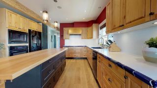 Photo 3: 1223 WILSON Crescent in Squamish: Dentville House for sale : MLS®# R2347356