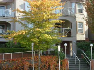 Photo 1: 305 2380 SHAUGHNESSY Street in Port Coquitlam: Central Pt Coquitlam Condo for sale in "ELK COURT" : MLS®# V855829