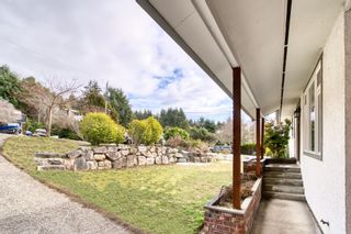 Photo 3: 5221 RADCLIFFE Road in Sechelt: Sechelt District House for sale in "Selma Park" (Sunshine Coast)  : MLS®# R2757291