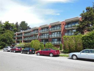 Photo 2: 312 360 E 2ND Street in North Vancouver: Lower Lonsdale Condo for sale in "EMERALD MANOR" : MLS®# R2135102