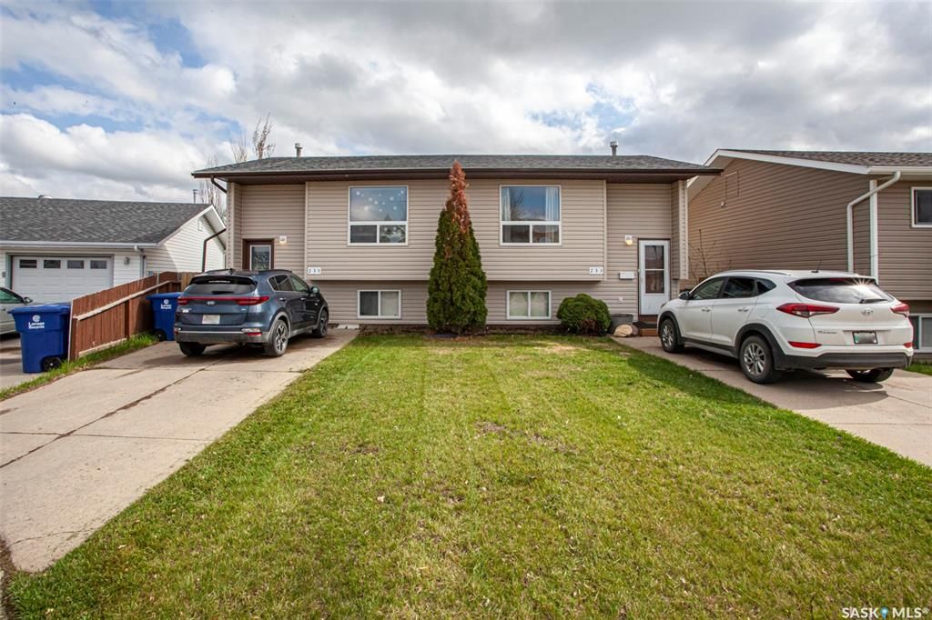 Main Photo: 231 233 Bowman Court in Saskatoon: Dundonald Residential for sale : MLS®# SK915857