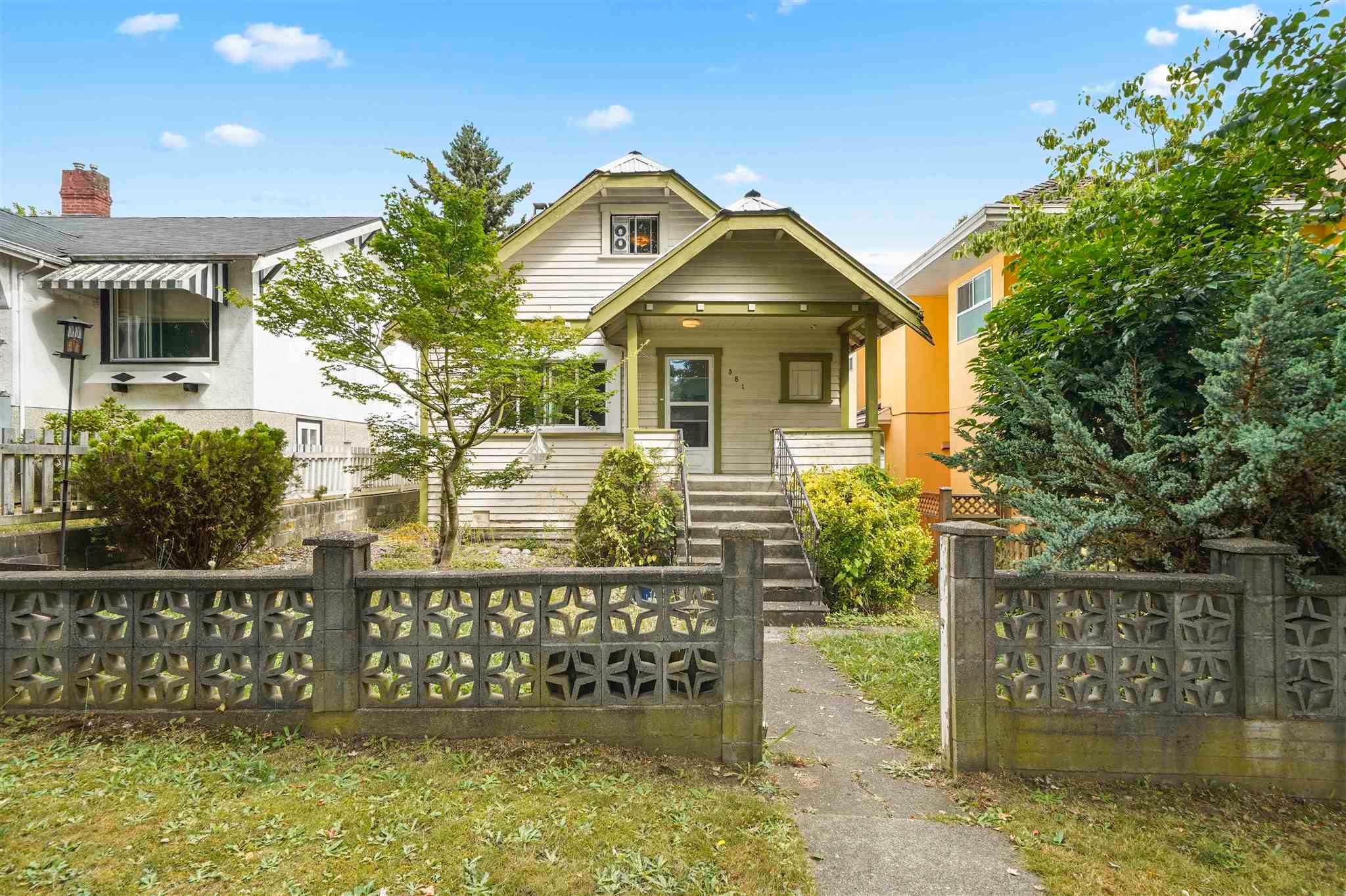 Main Photo: 381 E 19TH Avenue in Vancouver: Main House for sale in "Riley Park/Mt.Pleasant" (Vancouver East)  : MLS®# R2607959