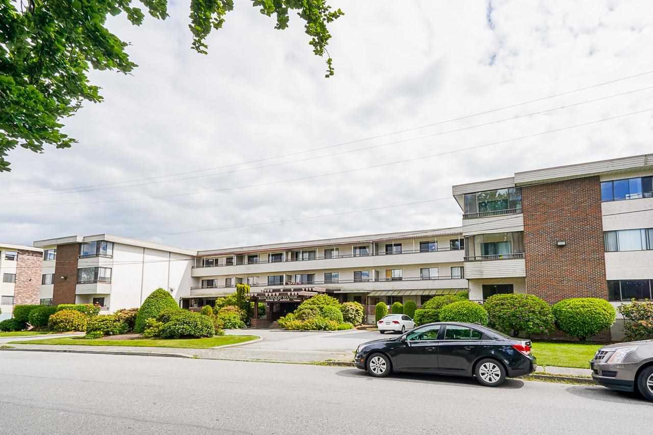 Main Photo: 309 20420 54 Avenue in Langley: Langley City Condo for sale in "Ridgewood Manor" : MLS®# R2589445