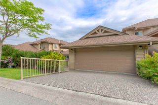 Photo 1: 50 2979 PANORAMA Drive in Coquitlam: Westwood Plateau Townhouse for sale in "DEERCREST" : MLS®# R2377827