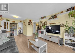Photo 1: 201 601 NORTH ROAD in Coquitlam: House for sale : MLS®# R2831597
