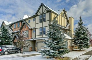 Photo 2: 4 Everridge Common SW in Calgary: Evergreen Row/Townhouse for sale : MLS®# A1043353