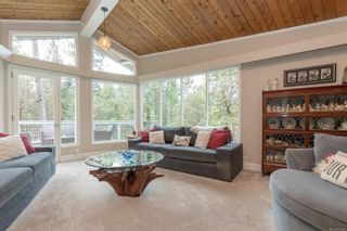 Photo 14: 8410 Alec Rd in Central Saanich: CS Saanichton House for sale : MLS®# 959300