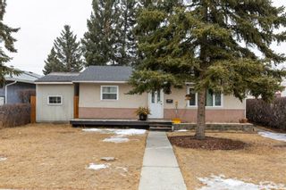 Photo 1: 8824 34 Avenue NW in Calgary: Bowness Detached for sale