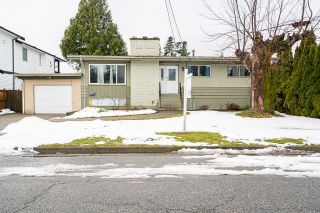 Photo 2: 9595 COOTE Street in Chilliwack: Chilliwack Proper East House for sale : MLS®# R2843976