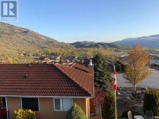 Photo 3: 3808 SAWGRASS Drive in Osoyoos: House for sale : MLS®# 201412