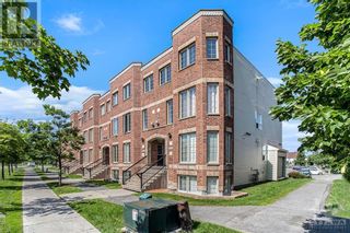 Photo 2: 872 LONGFIELDS DRIVE in Nepean: Condo for sale : MLS®# 1353864