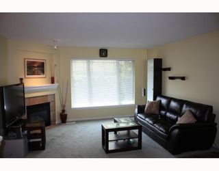 Photo 3: 25 2351 PARKWAY Boulevard in Coquitlam: Westwood Plateau Townhouse for sale in "WINDANCE" : MLS®# V767577