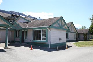Photo 16: 8 1201 PEMBERTON Avenue in Squamish: Downtown SQ Condo for sale in "EAGLE GROVE" : MLS®# R2382161