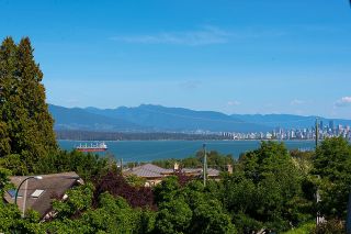 Photo 1: 4540 W 3RD Avenue in Vancouver: Point Grey House for sale (Vancouver West)  : MLS®# R2730400