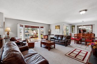 Photo 3: 20263 ASHLEY Crescent in Maple Ridge: Southwest Maple Ridge House for sale : MLS®# R2733506