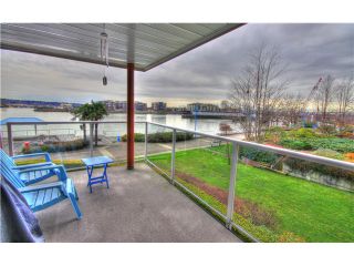 Photo 8: 204 1230 QUAYSIDE Drive in New Westminster: Quay Condo for sale in "TIFFANY SHORE" : MLS®# V861049