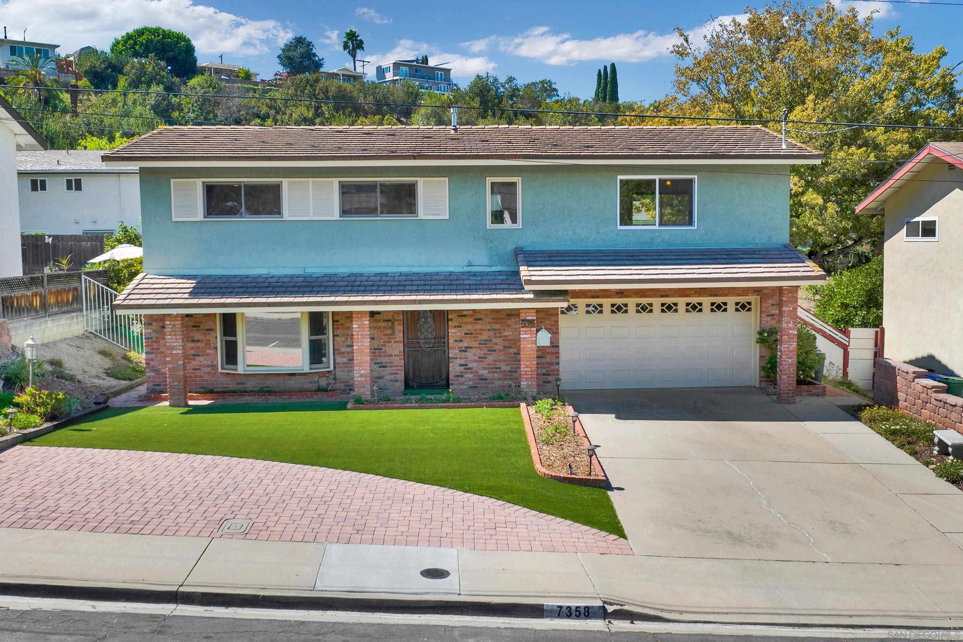 Main Photo: House for sale : 4 bedrooms : 7358 Hamlet Ave in San Diego