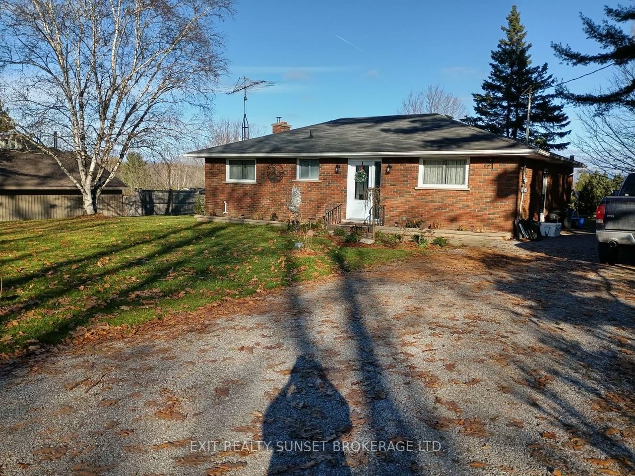 Main Photo: 225 West Street in Kawartha Lakes: Bobcaygeon House (Bungalow) for sale : MLS®# X7307448