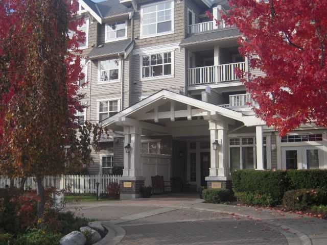 Main Photo: 412 960 LYNN VALLEY Road in North Vancouver: Lynn Valley Condo for sale in "Balmoral House" : MLS®# V918881