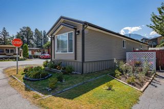 Photo 2: 70 40157 GOVERNMENT Road in Squamish: Garibaldi Estates Manufactured Home for sale : MLS®# R2716142