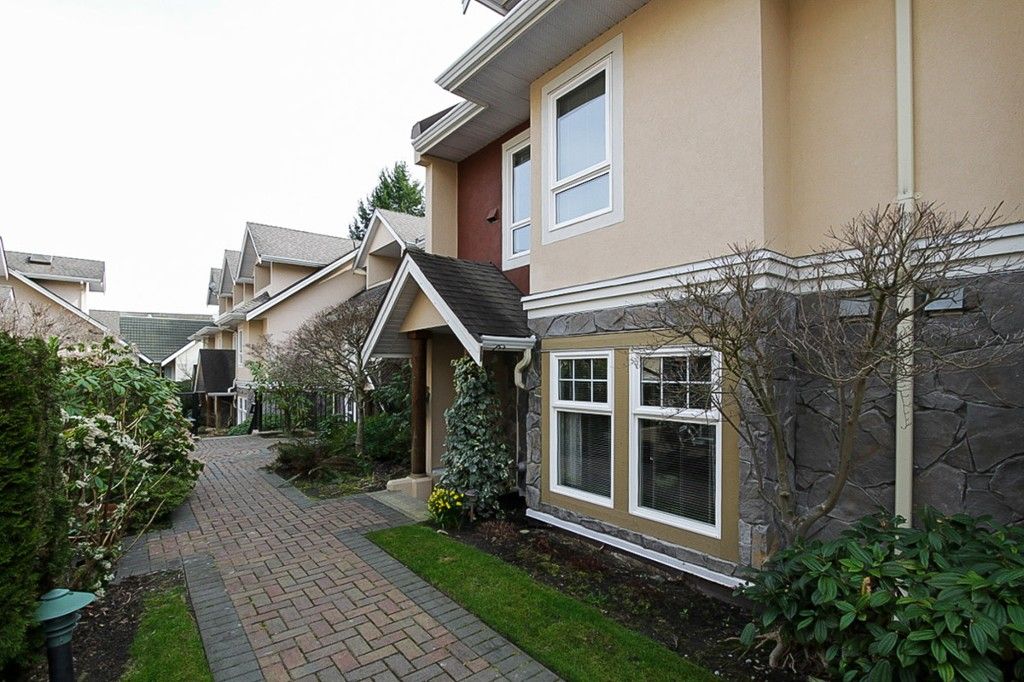 Main Photo: 19 15432 16A Avenue in Surrey: King George Corridor Townhouse for sale in "CARLTON COURT" (South Surrey White Rock)  : MLS®# F1407116