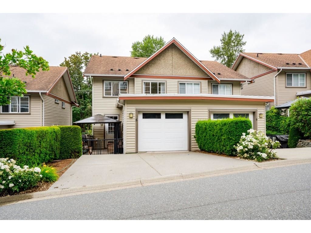 Main Photo: 5 35626 MCKEE Road in Abbotsford: Abbotsford East Townhouse for sale in "Ledgeview Villas" : MLS®# R2752935
