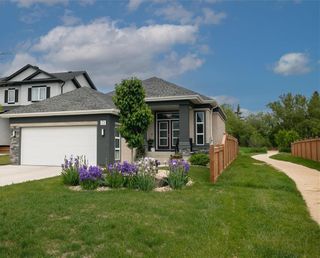 Photo 1: 71 Joynson Crescent in Winnipeg: House for sale (1H)  : MLS®# 202213906