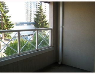 Photo 4: 304 525 AGNES Street in New_Westminster: Downtown NW Condo for sale in "AGNES TERRACE" (New Westminster)  : MLS®# V784575