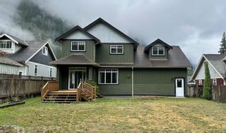 Photo 3: 38642 CHERRY Drive in Squamish: Valleycliffe House for sale in "Ravens Plateau" : MLS®# R2777274