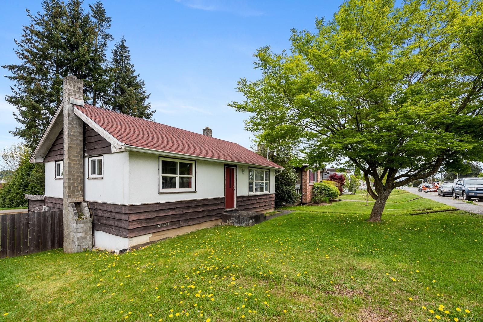 Main Photo: 1540 Fitzgerald Ave in Courtenay: CV Courtenay City House for sale (Comox Valley)  : MLS®# 874177