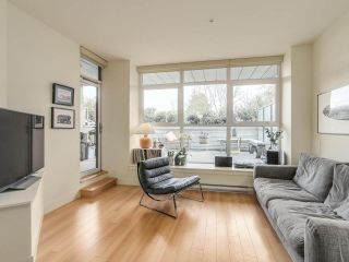 Photo 5: 209 2250 COMMERCIAL Drive in Vancouver: Grandview VE Condo for sale in "THE MARQUEE" (Vancouver East)  : MLS®# R2253784
