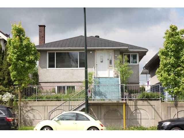 Main Photo: 2355 CLARK DR in Vancouver: Mount Pleasant VE House for sale (Vancouver East)  : MLS®# V1062180