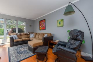 Photo 2: 41636 COTTONWOOD Road in Squamish: Brackendale 1/2 Duplex for sale : MLS®# R2507494